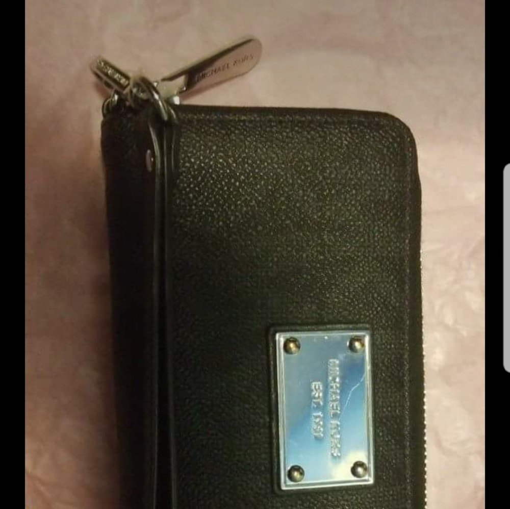 MK wristlet